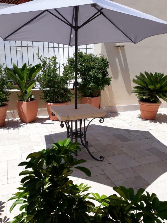 L'Antico Pergolato Apartments برينديسي الغرفة الصورة